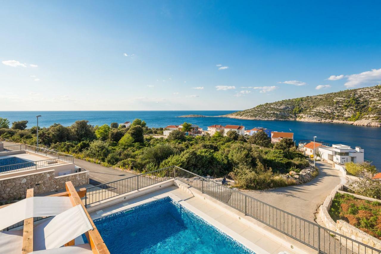 Villa Diomedes With The Sea View And The Pool Rogoznica  Eksteriør billede